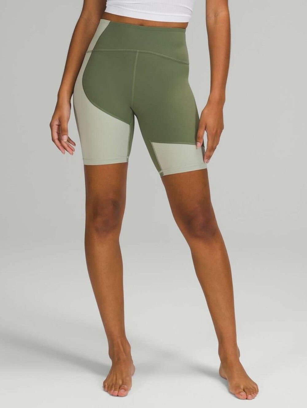 Lululemon Nulu Colour Block High-Rise Short 8" size 4 in VGUC